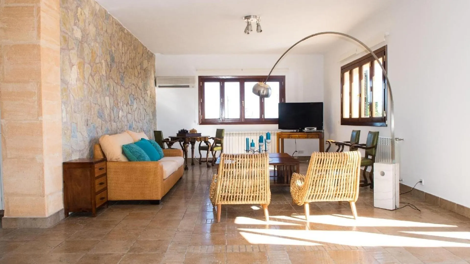 Vakantiehuis Landhausvilla Fuer 6 Personen In Porto Cristo Mallorca, 3 Schlafzimmer, Privater Pool Manacor  Spanje